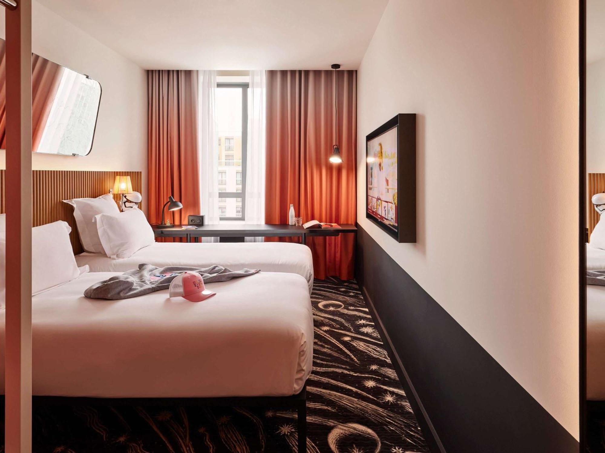 Mama Shelter Paris La Defense Hotel Пюто Екстериор снимка