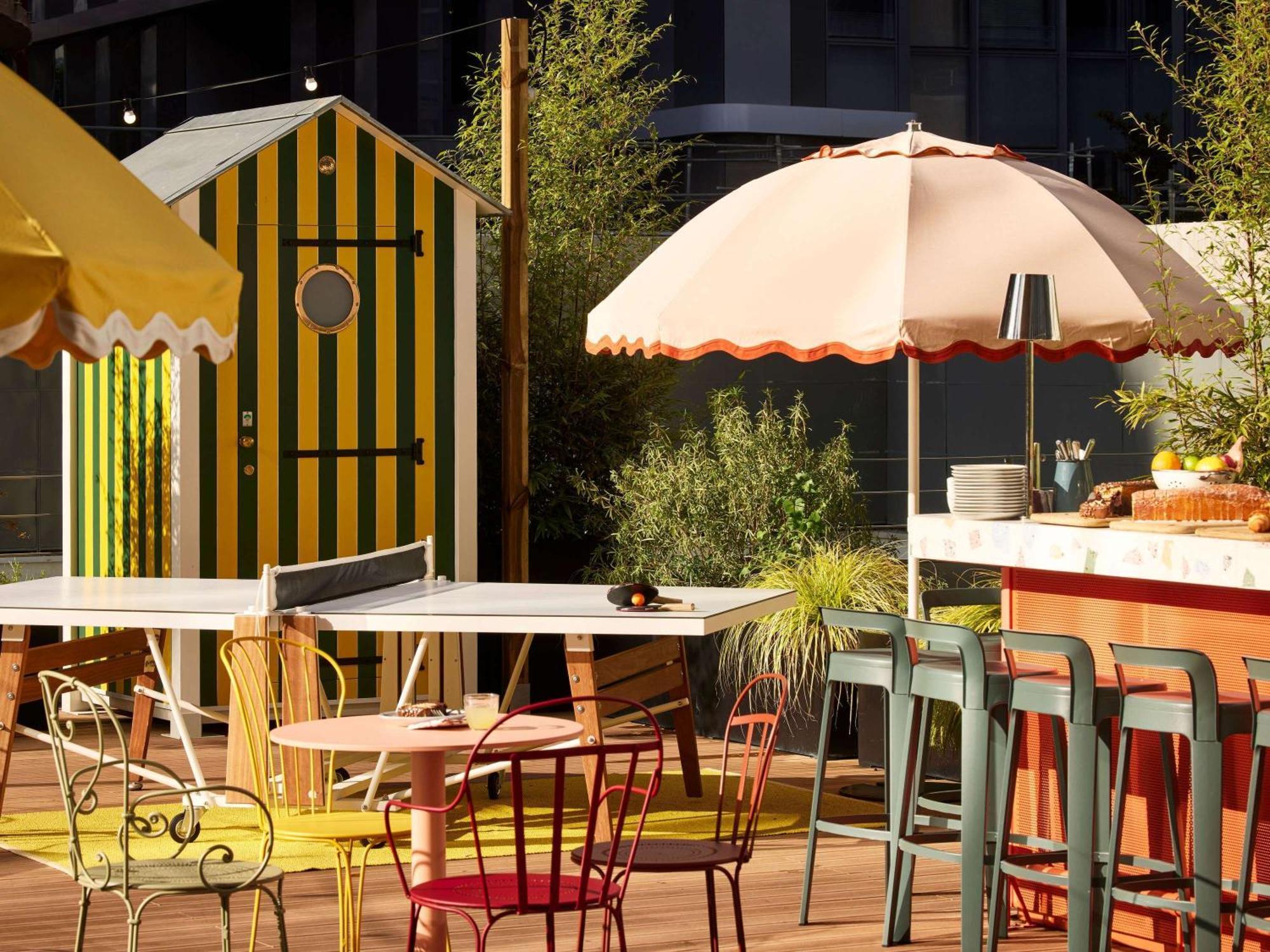 Mama Shelter Paris La Defense Hotel Пюто Екстериор снимка