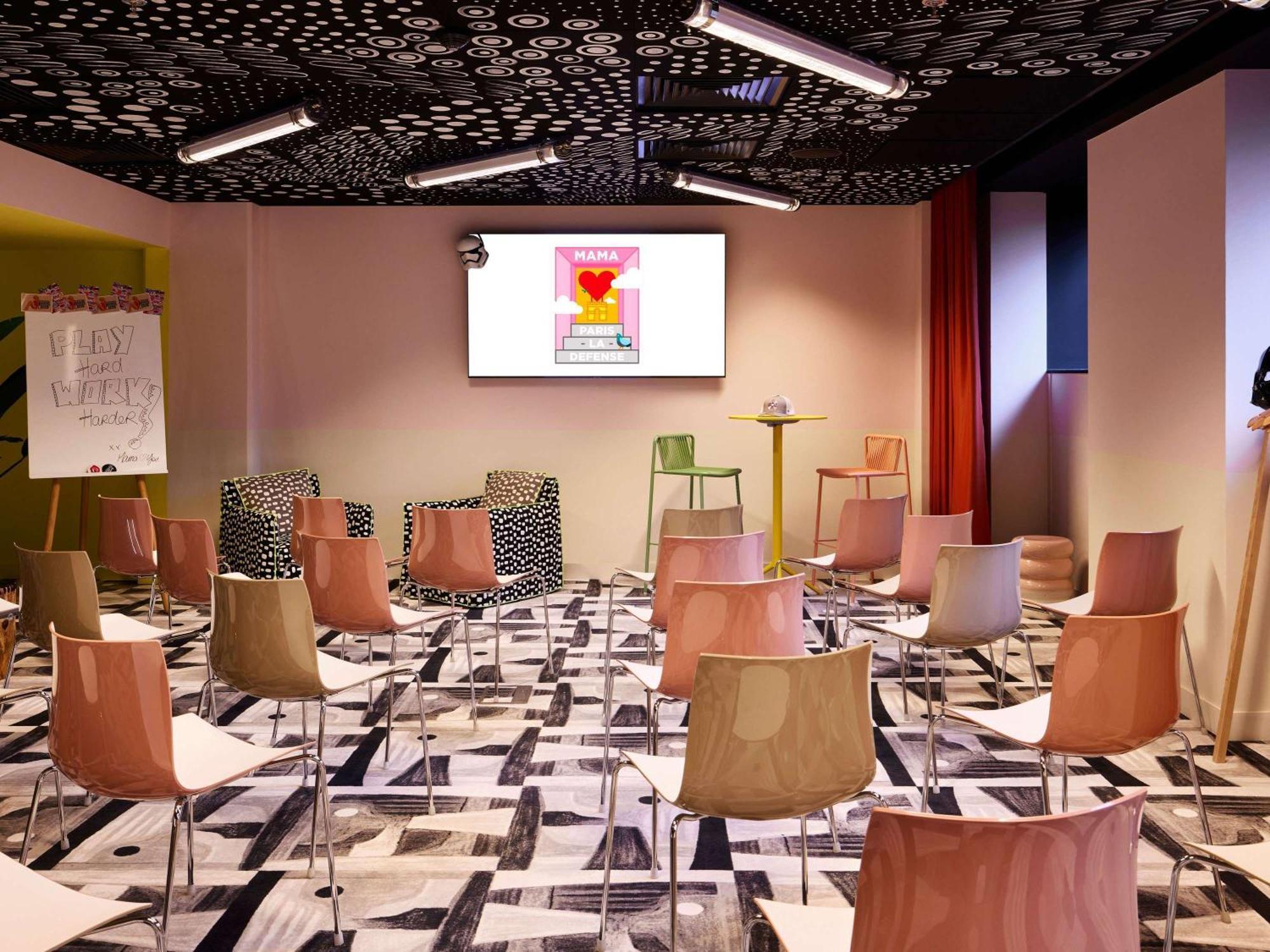 Mama Shelter Paris La Defense Hotel Пюто Екстериор снимка