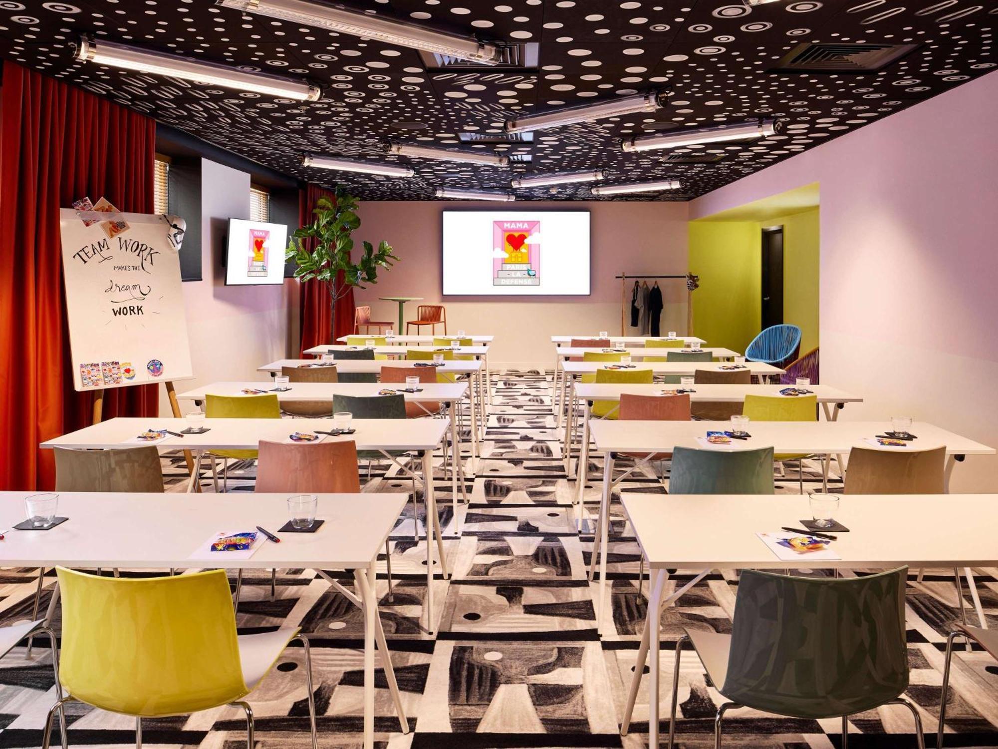 Mama Shelter Paris La Defense Hotel Пюто Екстериор снимка